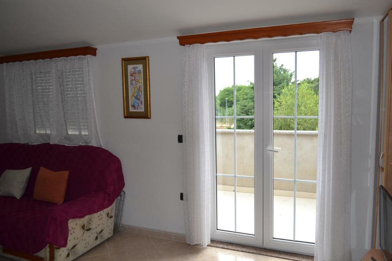 Apartman Ika Umag Exterior foto