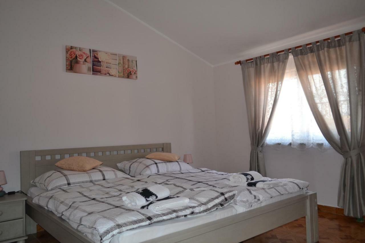 Apartman Ika Umag Exterior foto