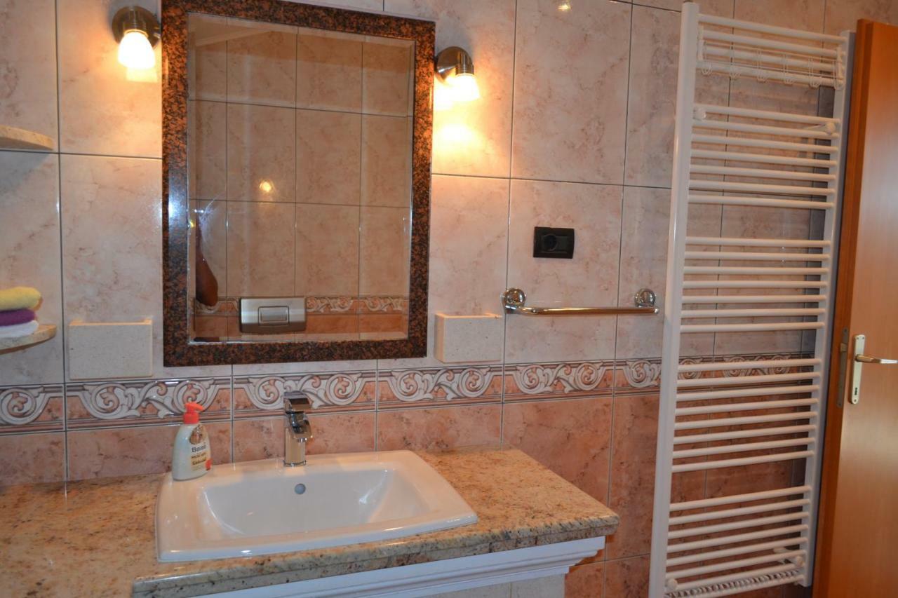 Apartman Ika Umag Exterior foto