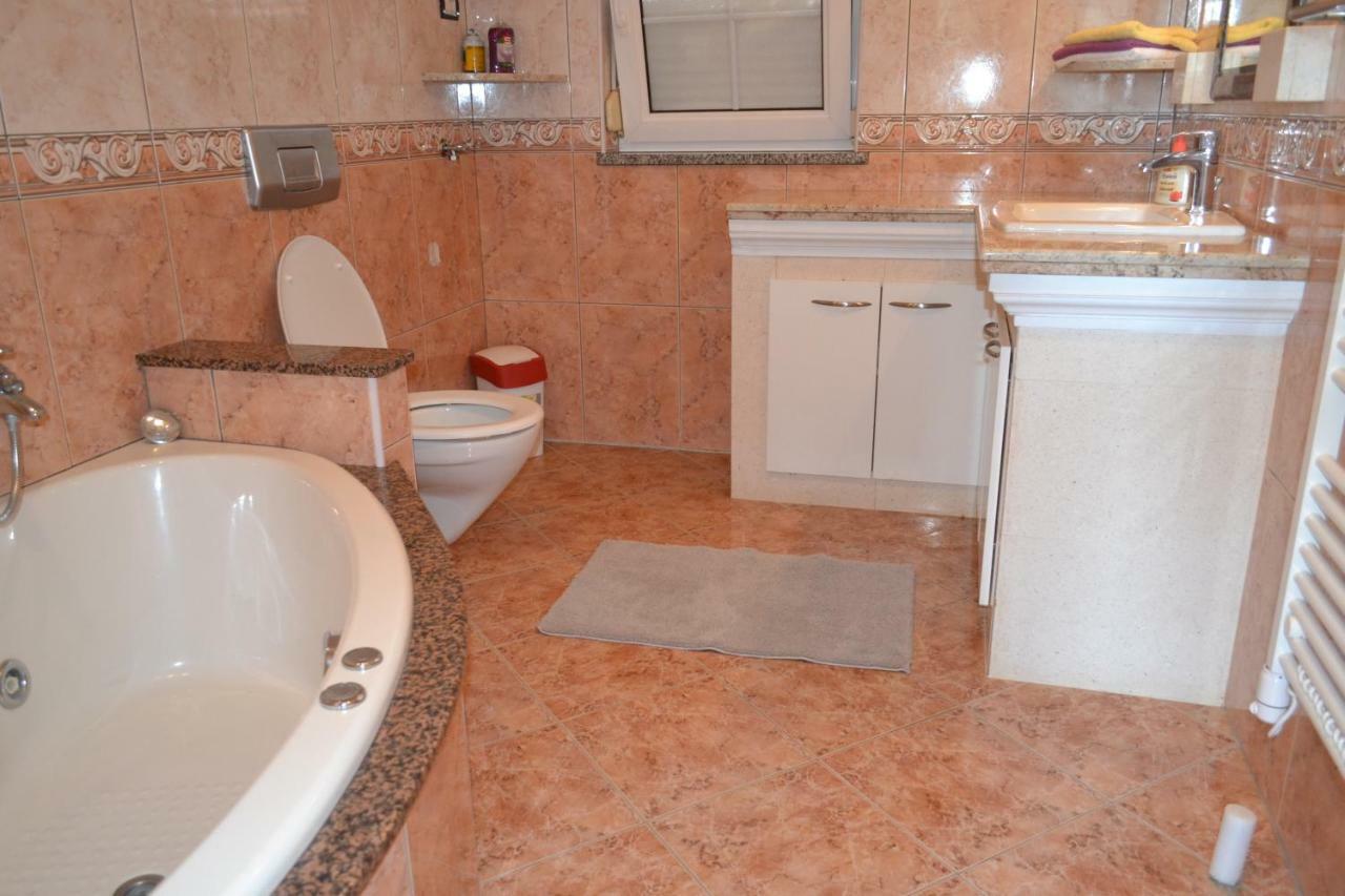 Apartman Ika Umag Exterior foto